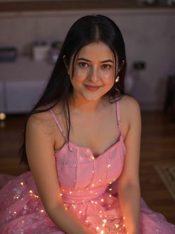 Simple Girl dp for Instagram