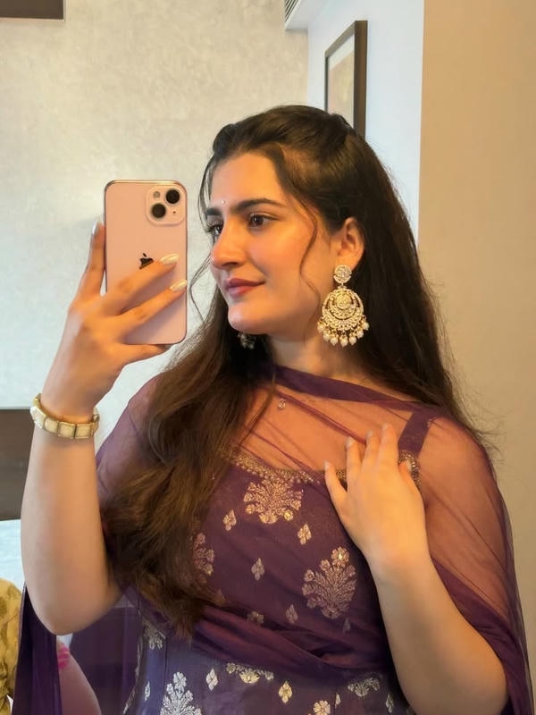 Simple Girl dp for Instagram HD