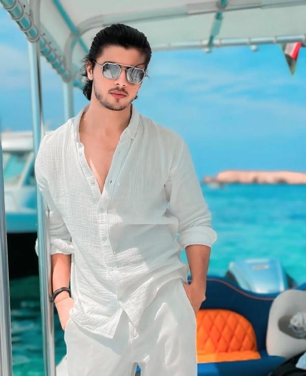 Instagram dp for Boys Attitude black