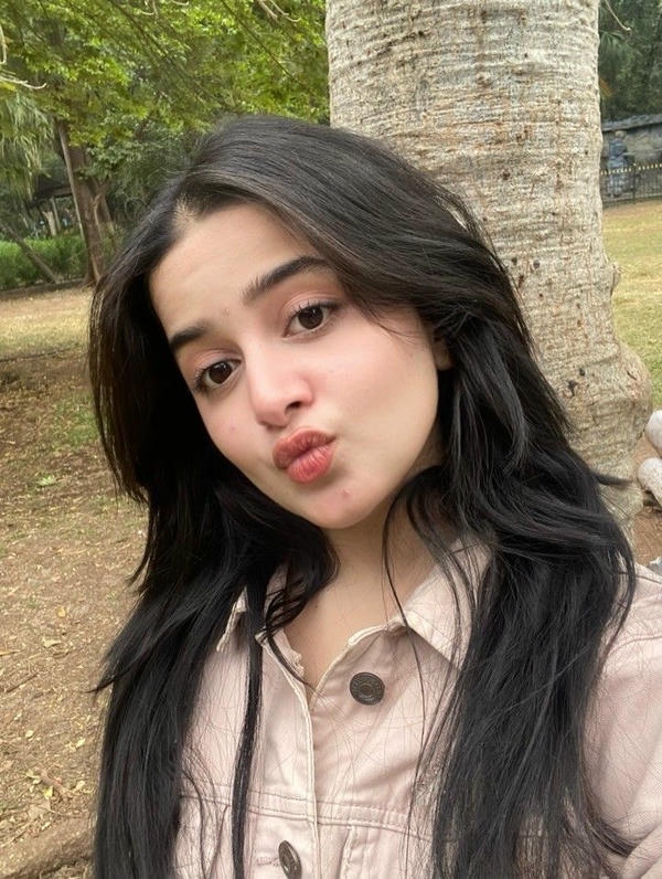 Girl Photo Simple Natural