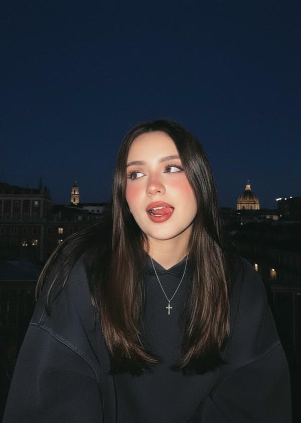 Stylish Girl Photo Simple