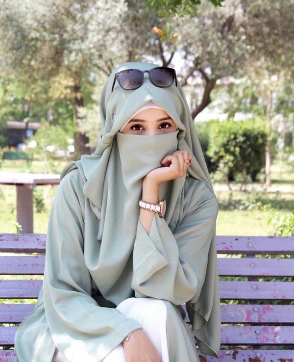 Aesthetic Hijab Girl DP