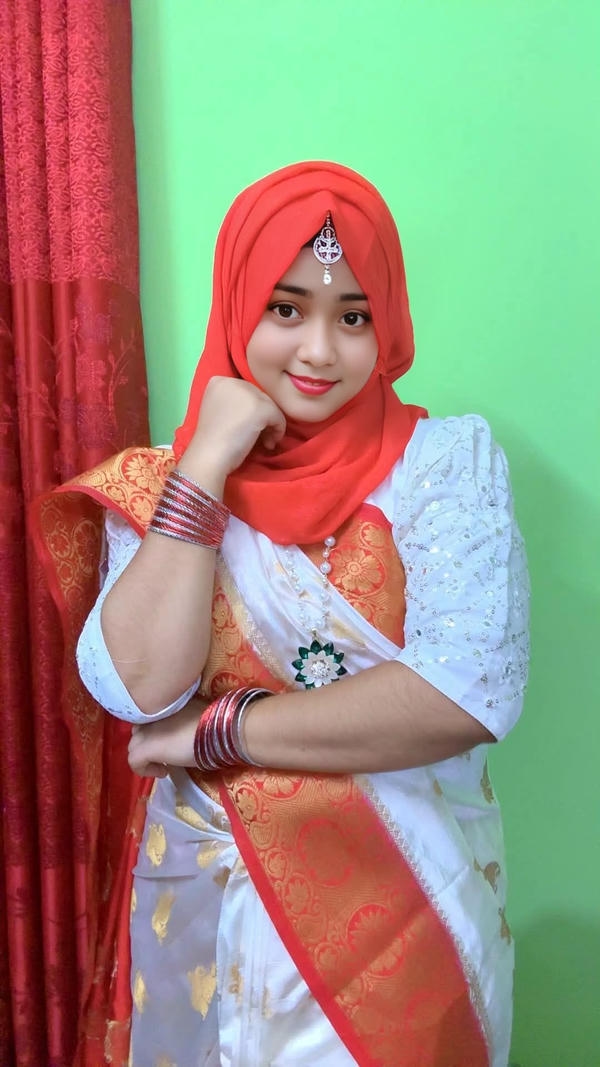 Alone Girl Photo dp