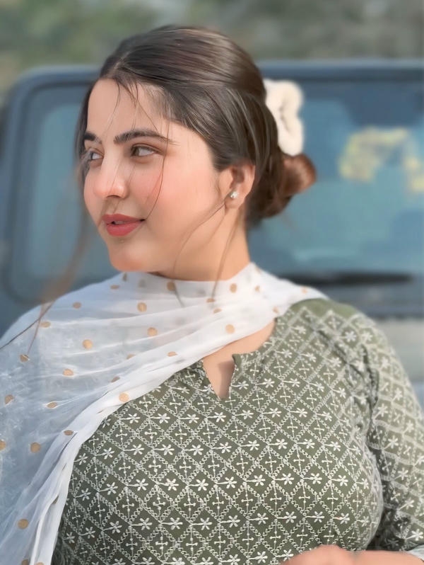 Cute Girl Pic for DP