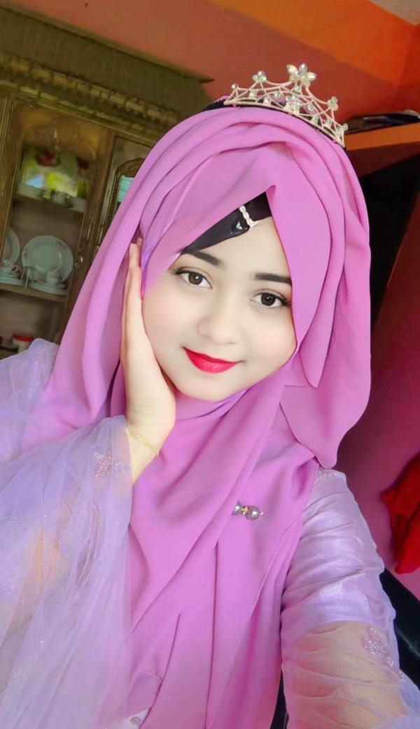 Cute Girl Stylish DP