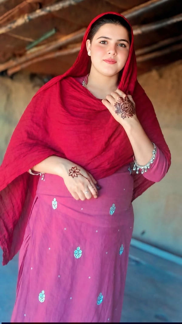 Cute Girl Stylish Instagram Hijab dp