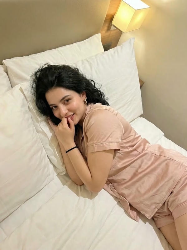 Cute Girl pic smile
