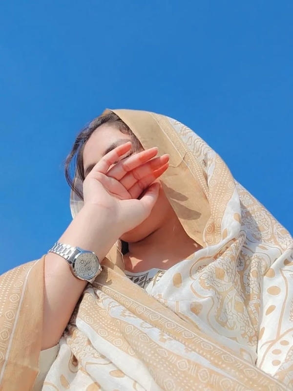 Hidden Face dp for Girls with attitude