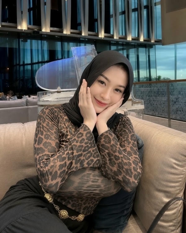 Islamic Hijab Girl DP
