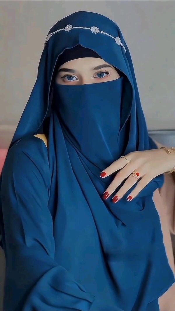 Latest Stylish Instagram Hijab dp