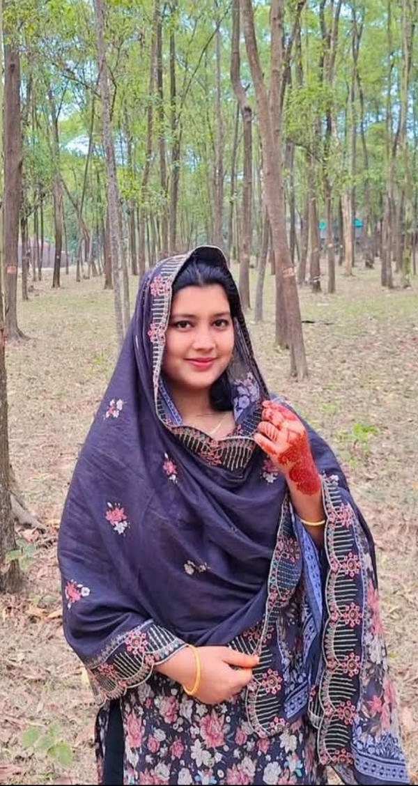 Modern Girl Photo dp