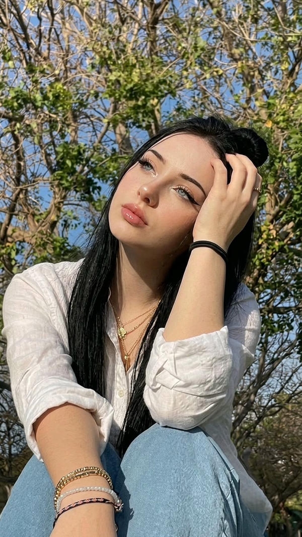 Real Girl DP for Instagram
