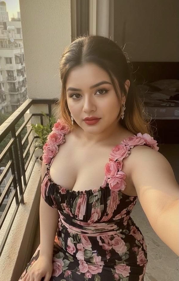 Real Girl Pic Selfie DP