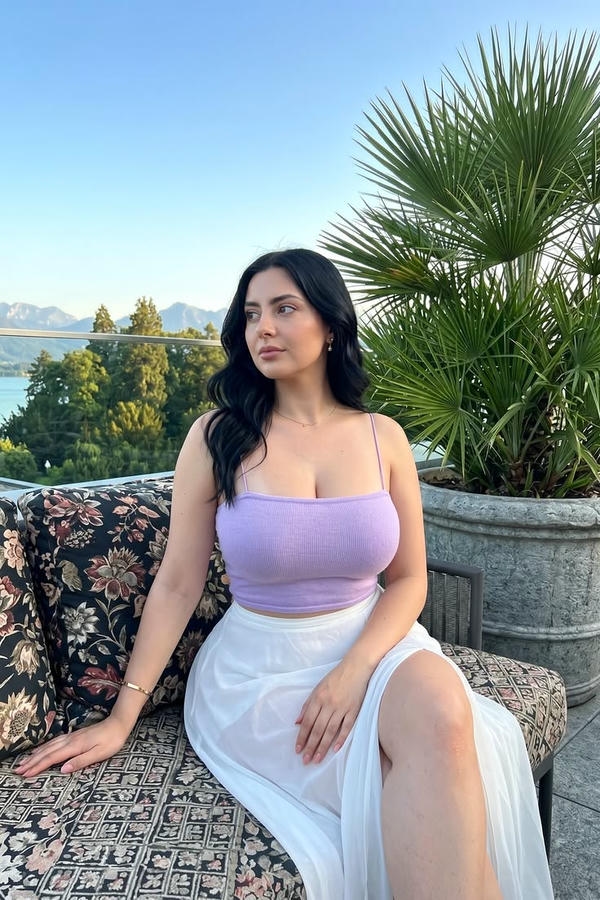 Selfie DP for Instagram Girl