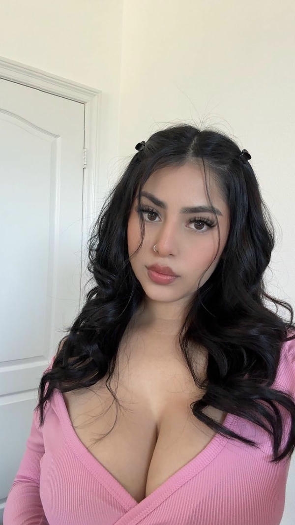Simple Girl DP for Instagram