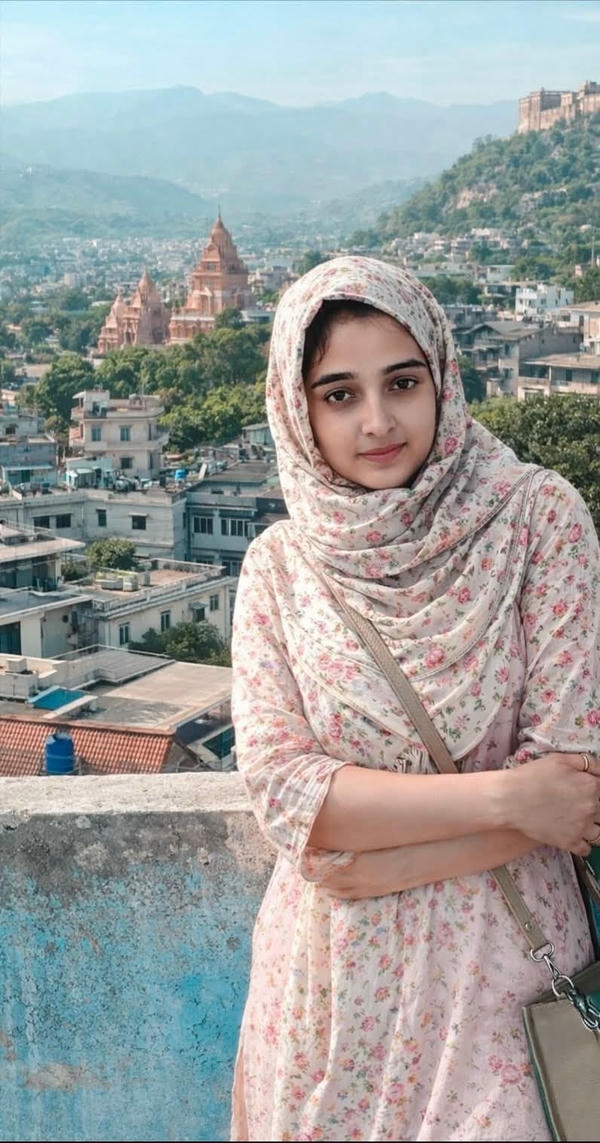 Stylish Instagram Hijab dp pics