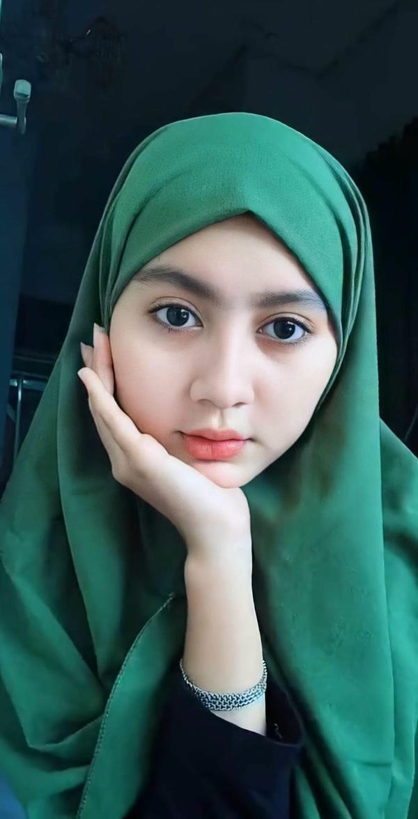 Stylish Instagram Hijab dp profile picture