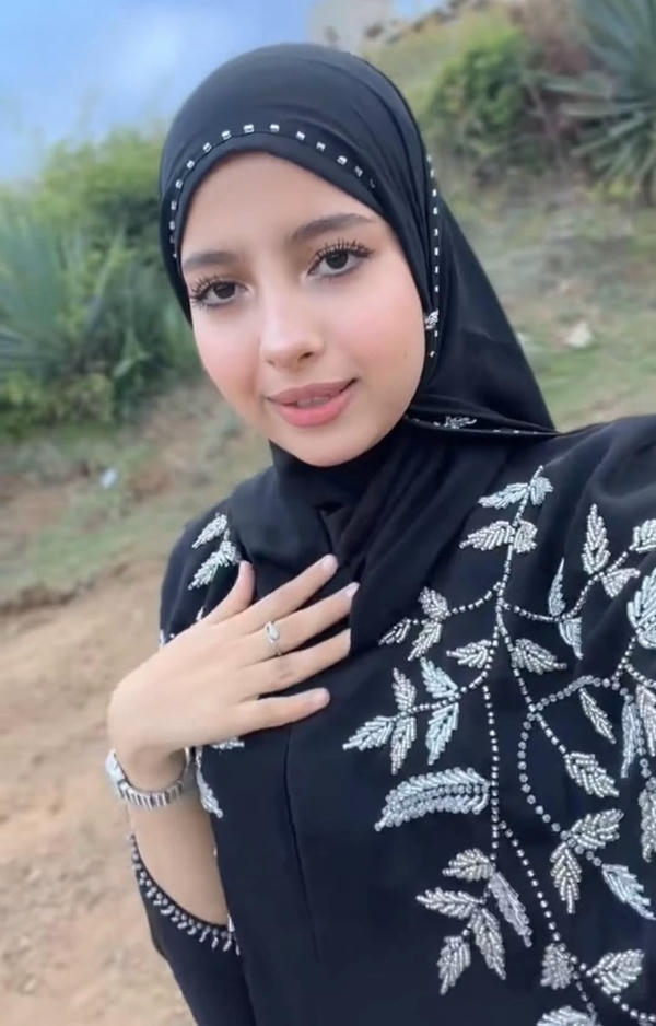 Stylish Instagram Hijab dp