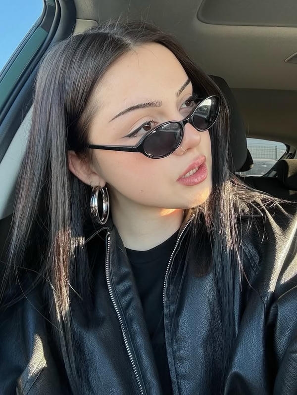 Stylish Profile Pic for Instagram for Girl