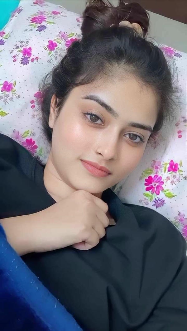 Traditional Girl Photo dp