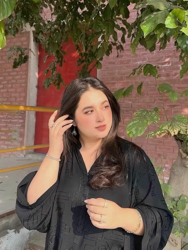 Trending Cute Girl Pic