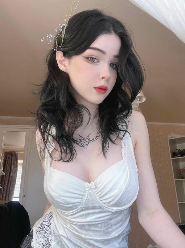 Simple Girl Photo HD