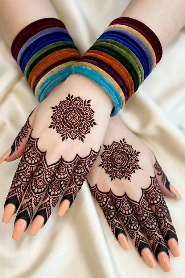Back Hand Mehndi Design photos