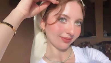 Cute Simple Girl Photo