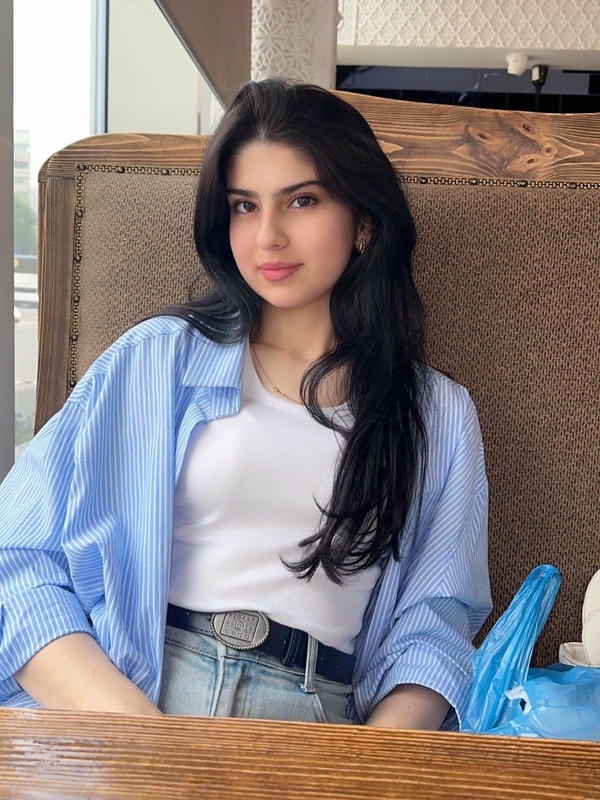 Simple Girl dp for Instagram black dress
