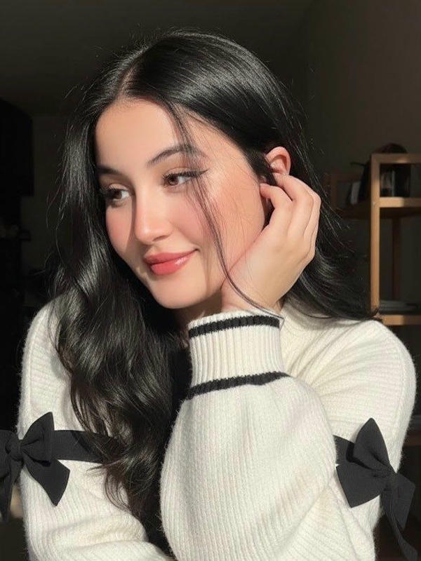 Girl Photo Simple Cute DP
