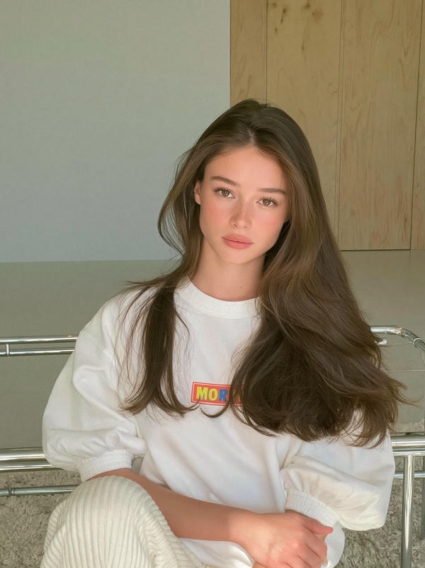 Girl Photo Simple Trending